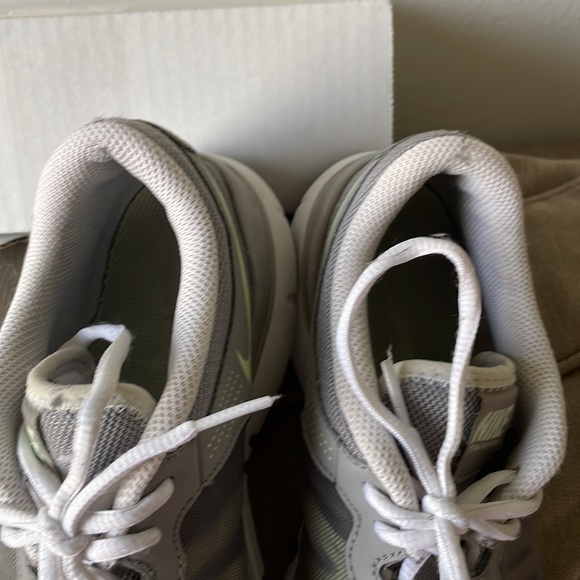 Nike sneakers size 9.5  used - Picture 7 of 11